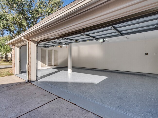 Building Photo - 14518 Logan Falls Ln