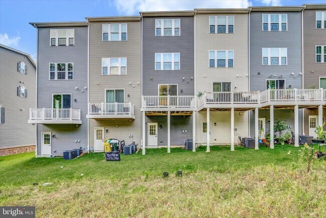 Building Photo - 7511 Bharat Wy
