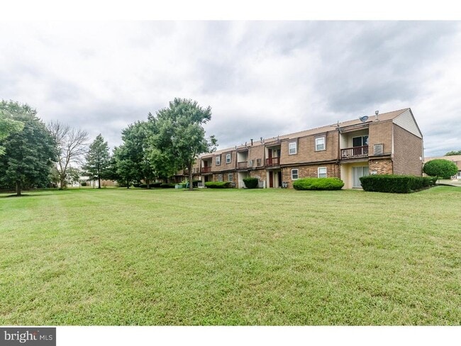 Building Photo - 801 Henri Ct