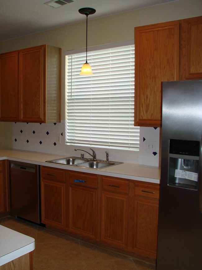 Building Photo - 2910 Blue Dawn Dr