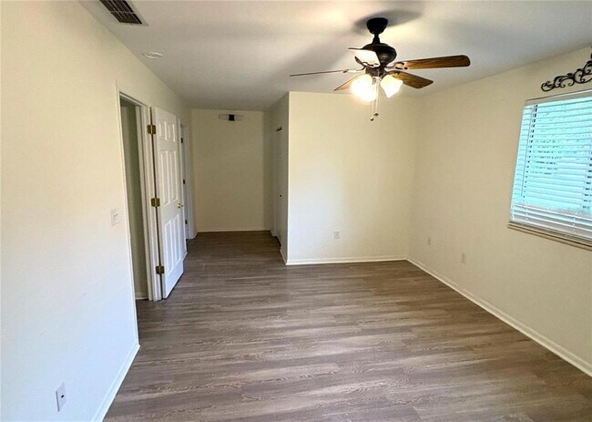 Building Photo - 8954 SW 109th Ln