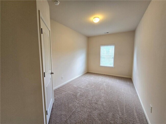 Building Photo - 1043 Blind Brook Cir