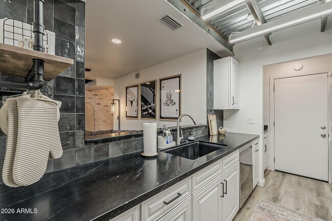 Building Photo - 3136 N 38th St
