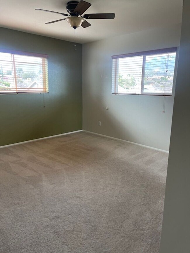 Building Photo - WOW!!! On the Hill with Endless Views - Contact Property Pros Property Management