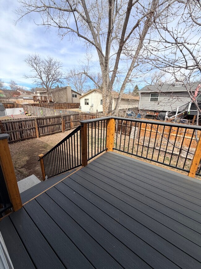 Building Photo - 10418 Jellison Way