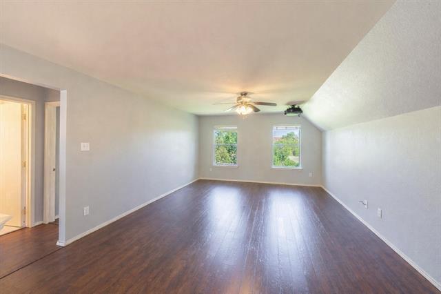 Building Photo - 9200 Warren Dr