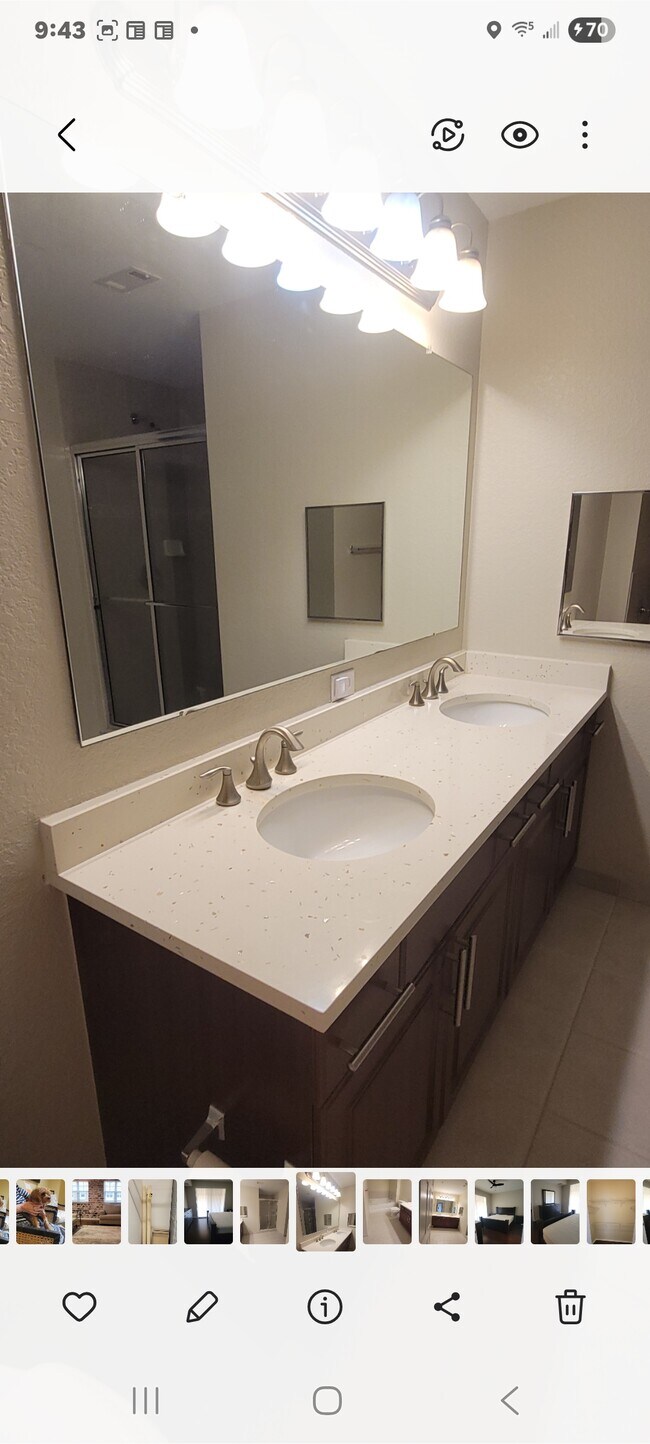 Building Photo - 1064 N Tamiami Trl