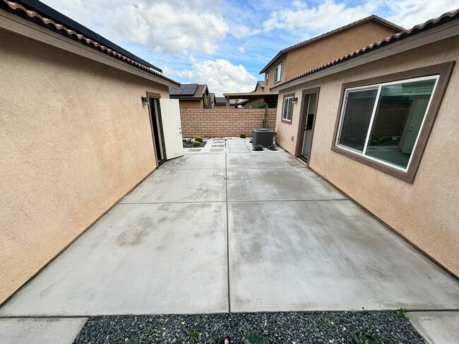 Building Photo - 67426 Rio Vista Dr