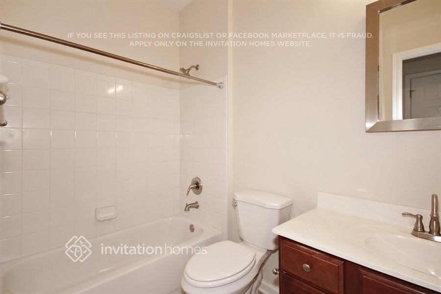 Building Photo - 7120 Thoreau Cir