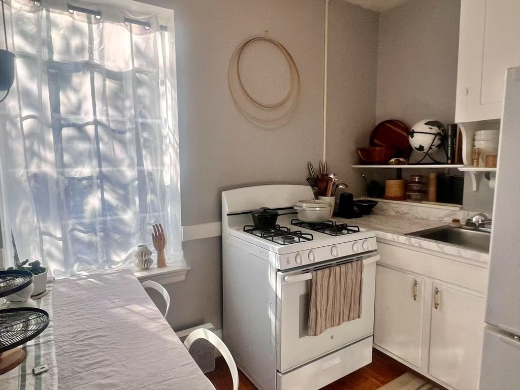 Building Photo - 284 Harvard St