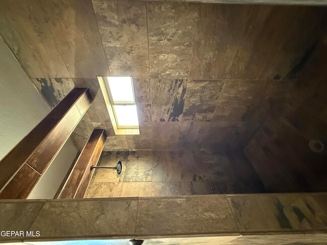 Building Photo - 3873 Loma Dante