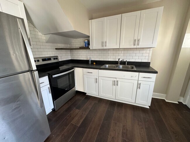 Building Photo - Old Hickory Village Duplex