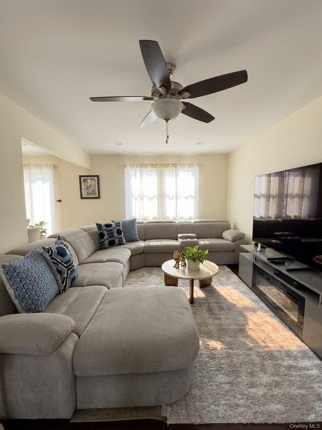 Building Photo - 61 Brookhaven Dr