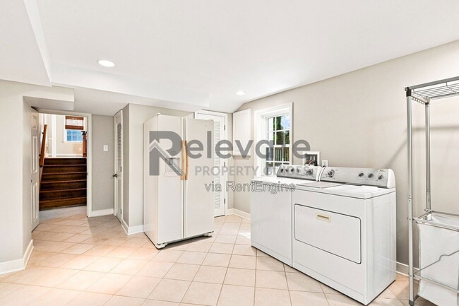 Building Photo - 2321 Pleasant Run Dr
