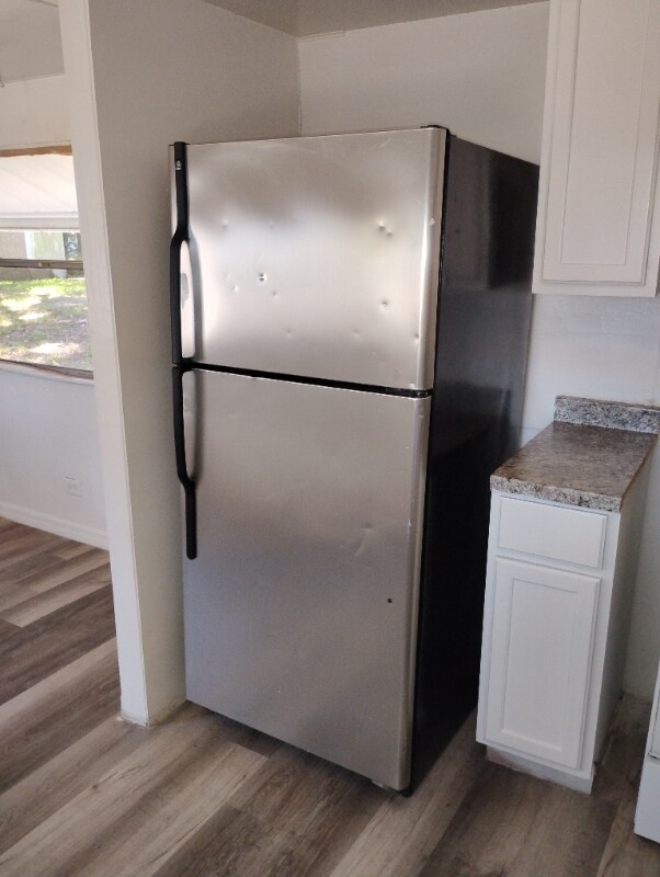 Building Photo - 1018 June Terrace