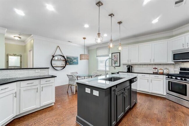 Building Photo - 10957 Waters Rd