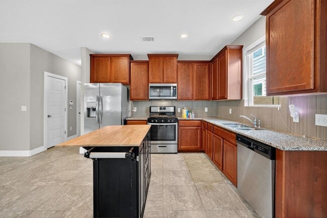 Building Photo - 7403 Brynner St