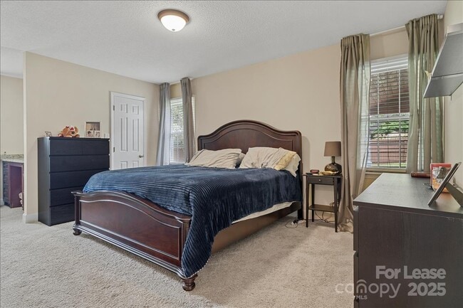 Building Photo - 2224 Pinebrook Cir