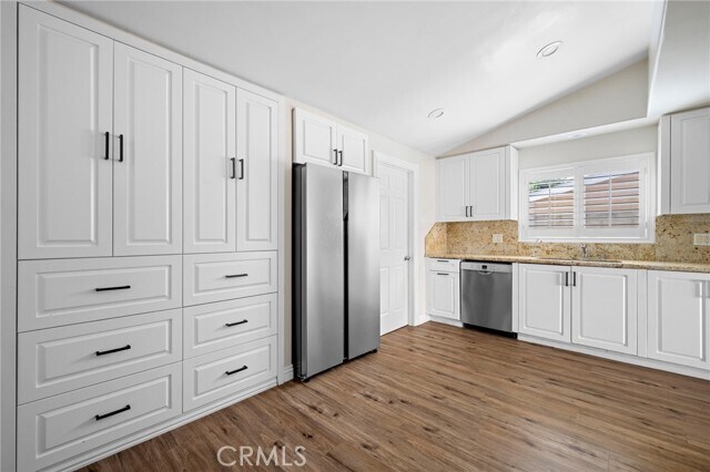 Building Photo - 11243 Paso Robles Ave