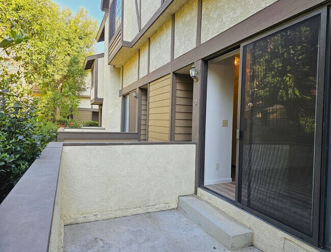 Building Photo - 21141 Lassen St