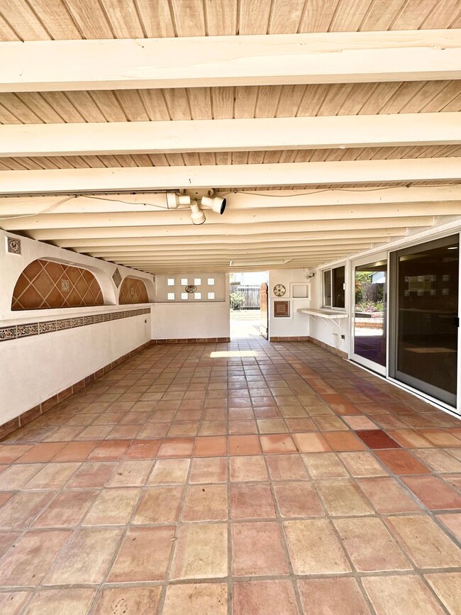 Building Photo - Desirable 4 bedroom home in Mountain View ...