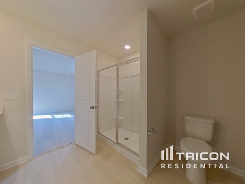 Building Photo - 4058 Rustling Grass Trl