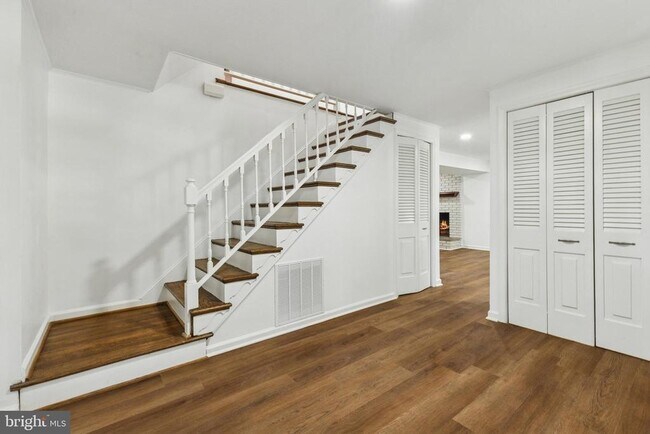 Building Photo - 8326 Briar Creek Dr