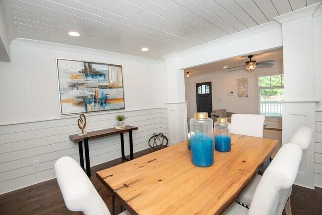 Building Photo - 314 Ashburton Ave SE