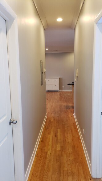 Hallway - 4044 N Kedvale Ave