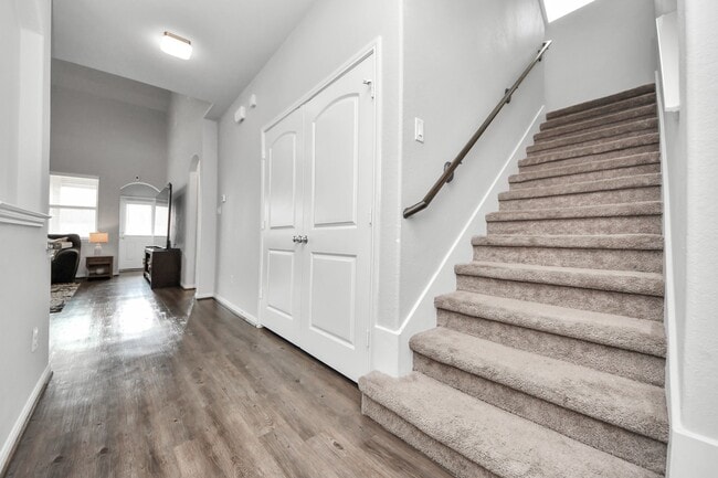 Building Photo - 6007 Prince Pl Dr