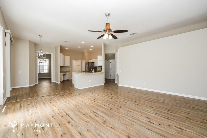 Building Photo - 8740 Ashworth Dr