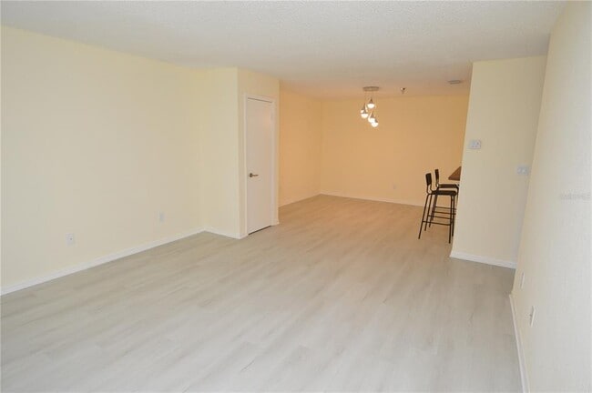 Building Photo - 10263 Gandy Blvd N