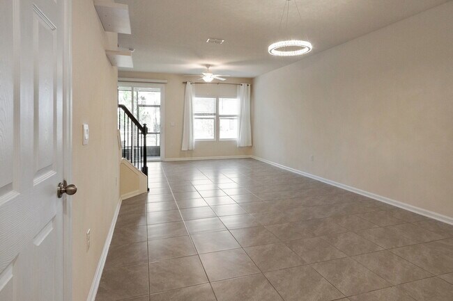 Building Photo - 73 Java Ln