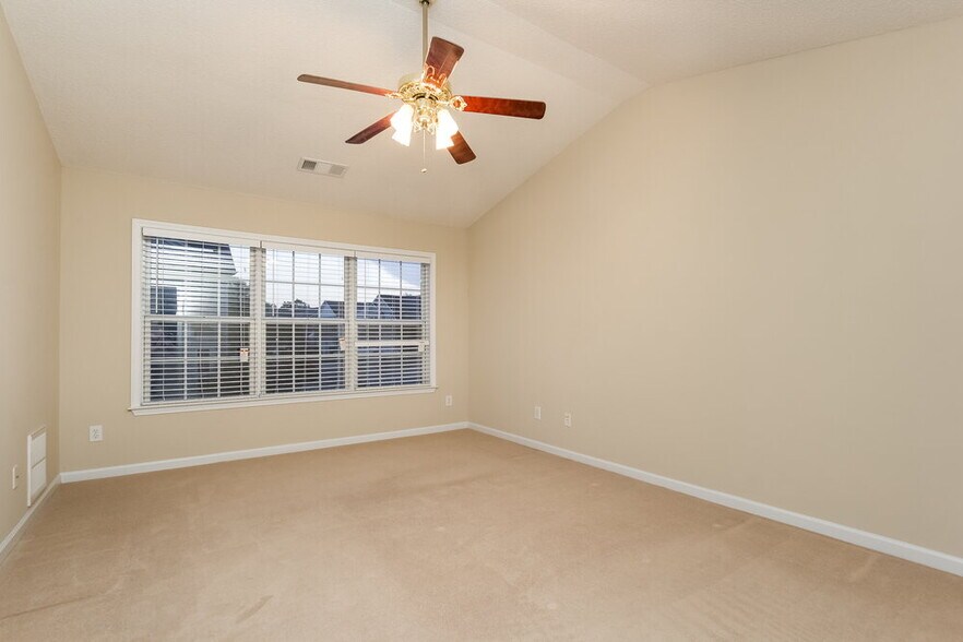 Building Photo - 4425 Ridgefair Dr