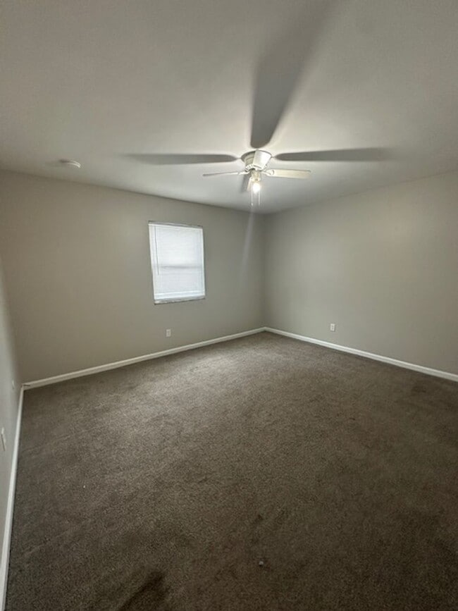 Building Photo - 2661 Medary Ave