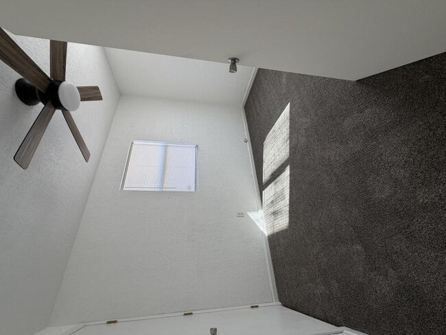 Building Photo - 406 Anderson Dr