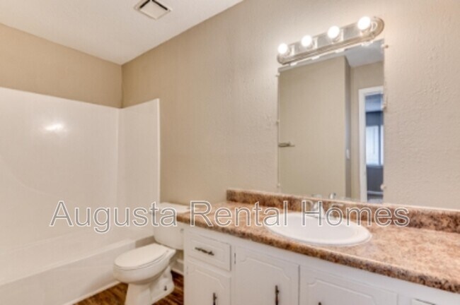 Building Photo - 2902 Ridge Ct