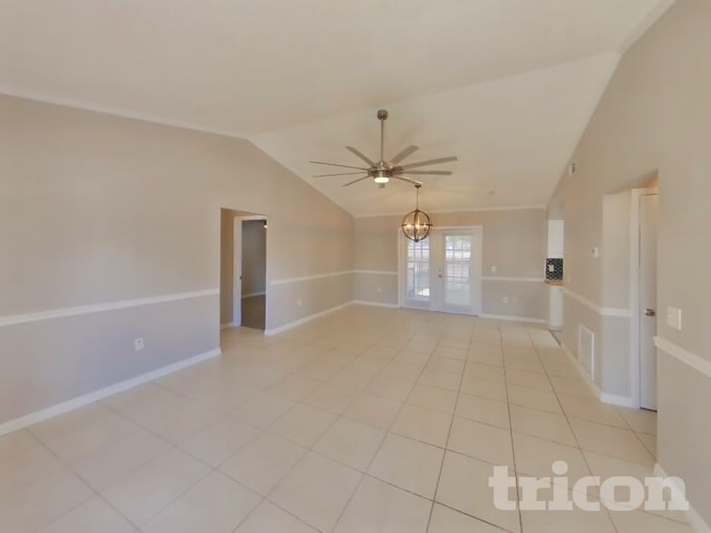 Building Photo - 1446 Deborah Dr