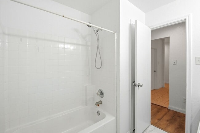 Building Photo - 111 Thunder Basin Dr