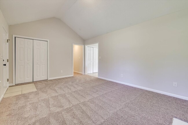 Building Photo - 2811 Bennington Dr