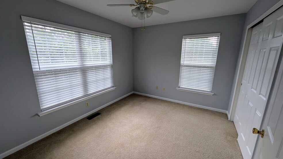 Building Photo - 441 Nottingham Ln