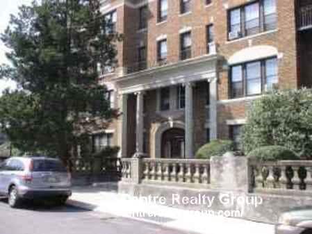 Building Photo - 28 Sidlaw Rd