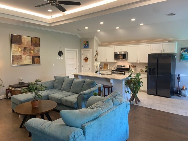 Building Photo - 166 Cullom Dr