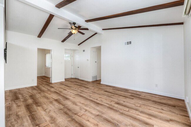 Building Photo - San Diego- Near Del Cerro - Refreshed 4 bed / 2 bath Home w/Solar ,A/C, Large Yard, Garage, and M...