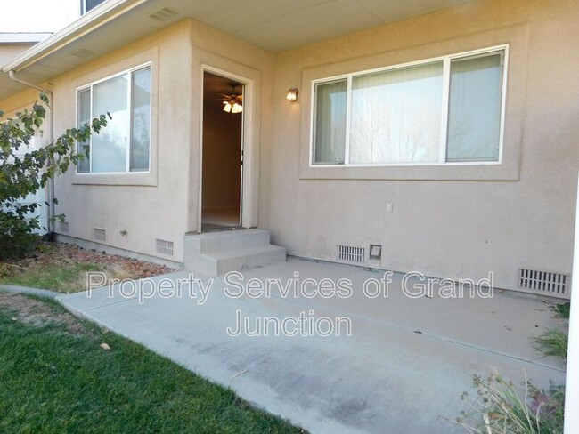 Building Photo - 566 1/2 Garden Grove Court