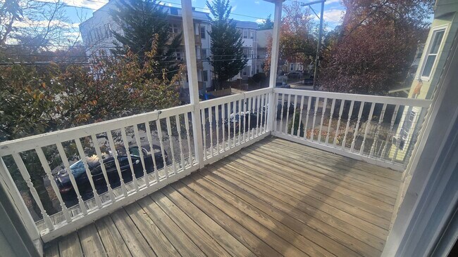 Building Photo - 47 Dickerman St