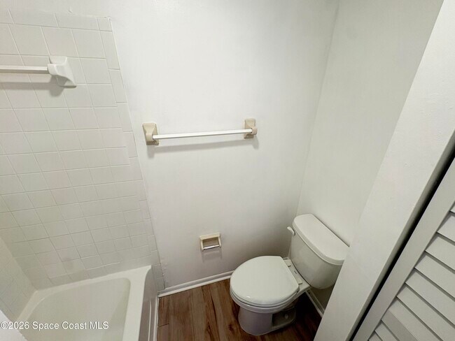 Building Photo - 8787 Live Oak Ct