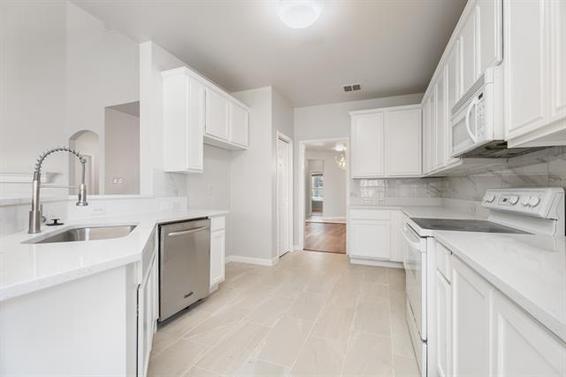 Building Photo - 3822 Citadel Dr