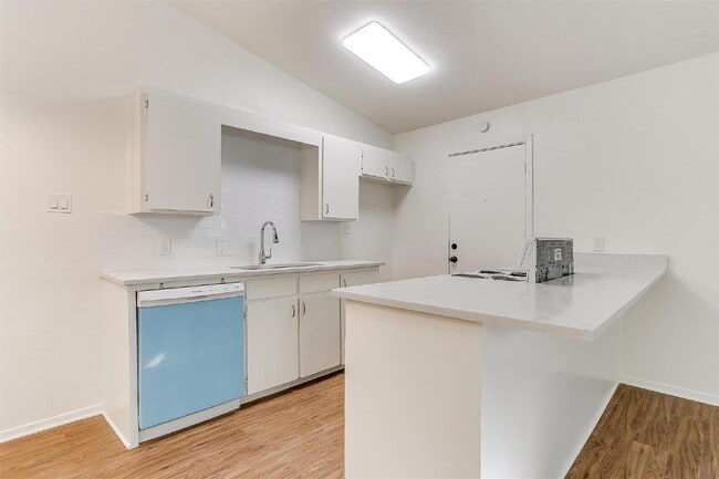 Building Photo - 2 Bed Duplex in Fairmount!