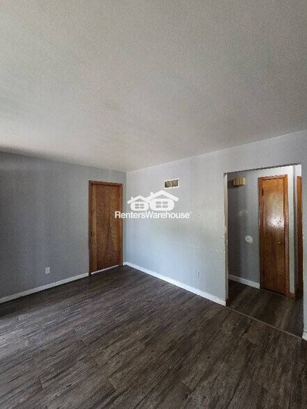 Building Photo - 8553 Jenny Dr